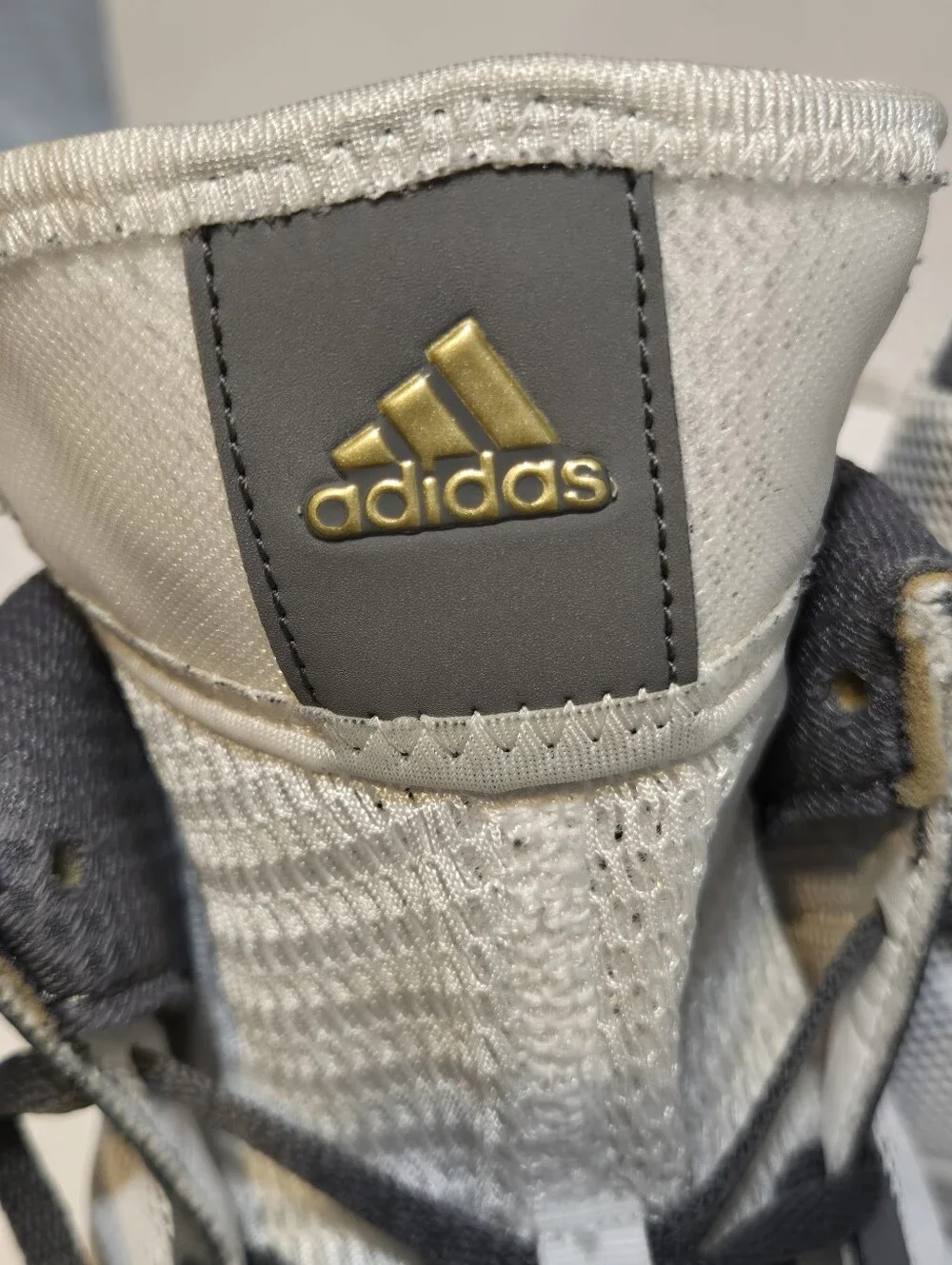 Adidas Pretereo III Wrestling Shoes Men's Size 11 Grey Gold BB3298